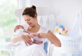 Menyusui Bisa Bantu Ibu Turunkan Risiko Stroke