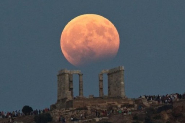 Gerhana Bulan Total, Mars, dan Hujan Meteor Hiasi Langit Indonesia Pada 28 Juli Dini Hari